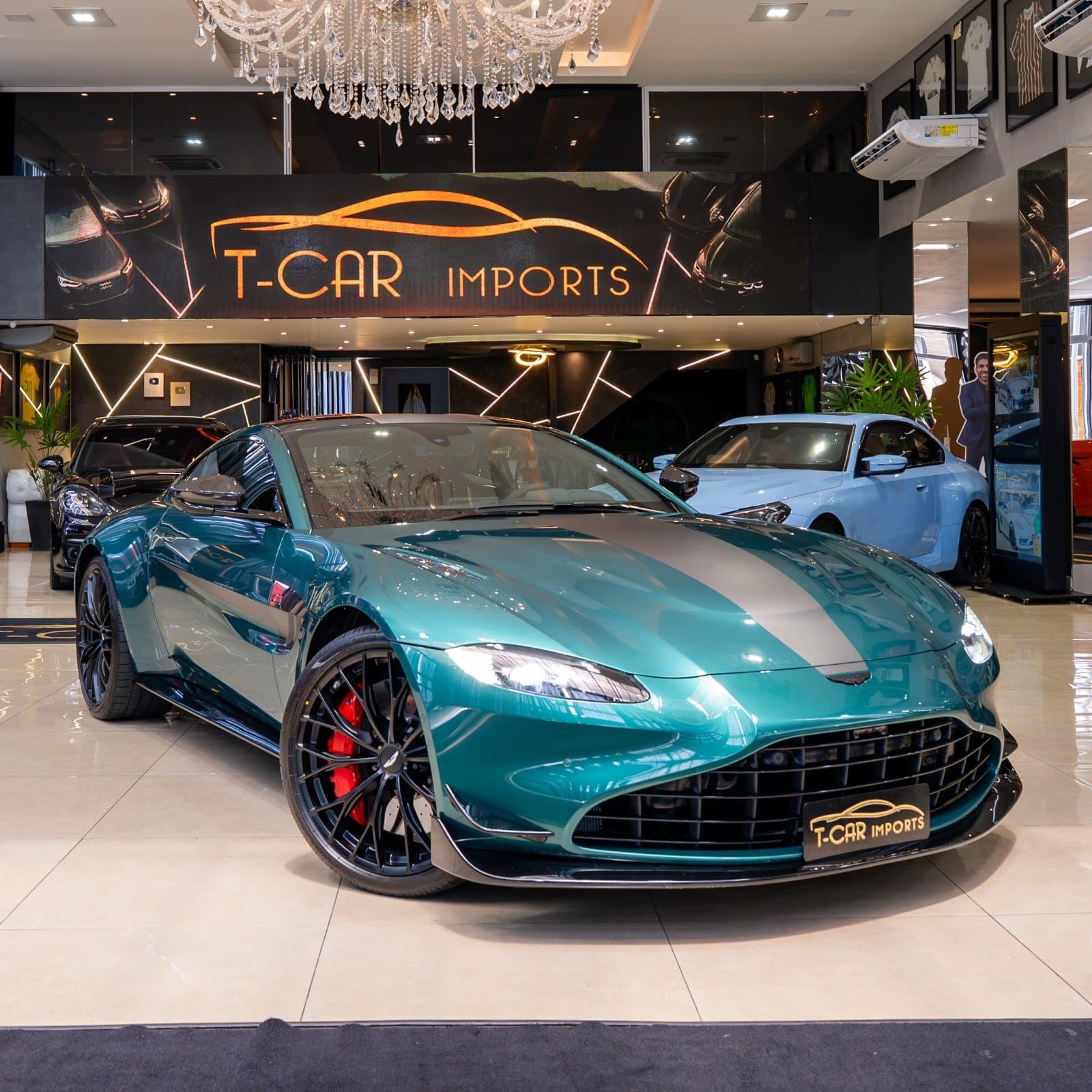 Aston Martin Vantage Roadster F1 Edition 4.0 V8 535cv no showroom da TCAR Imports