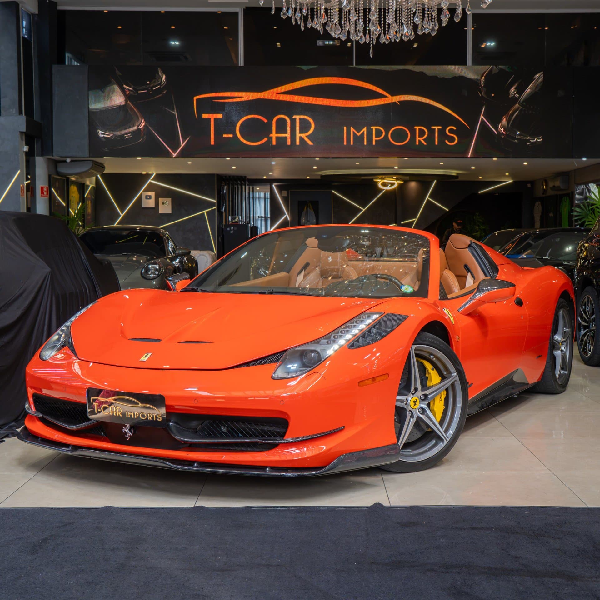 Ferrari 458 Spider no showroom da TCAR Imports