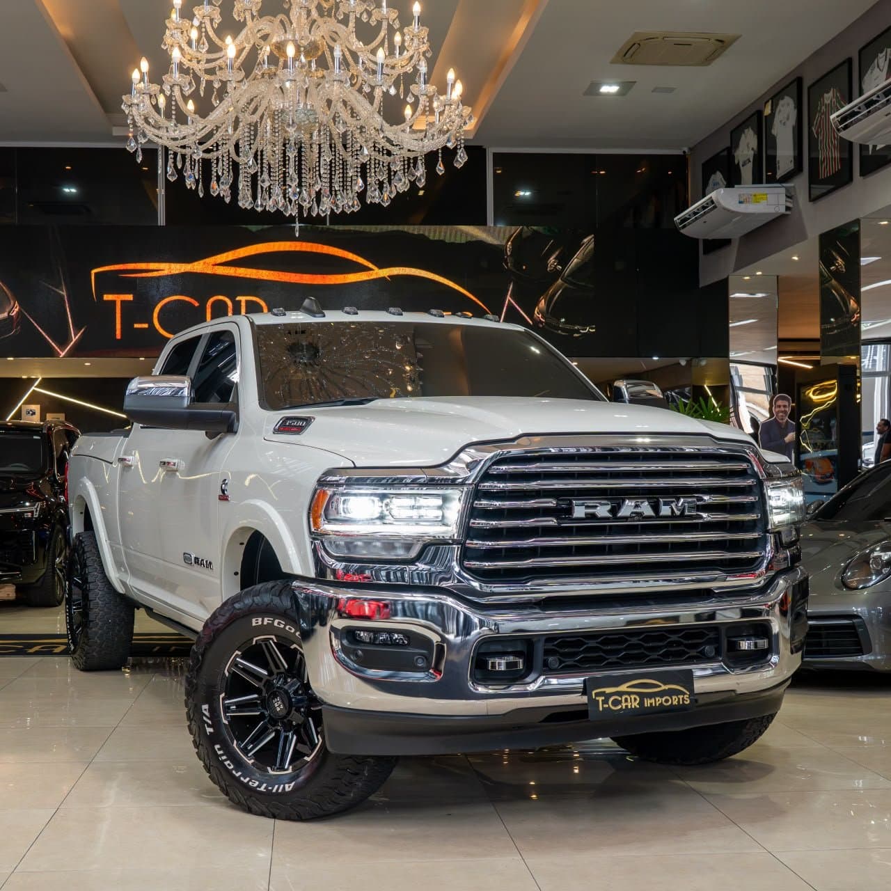 RAM 3500 Limited Longhorn no showroom da TCAR Imports