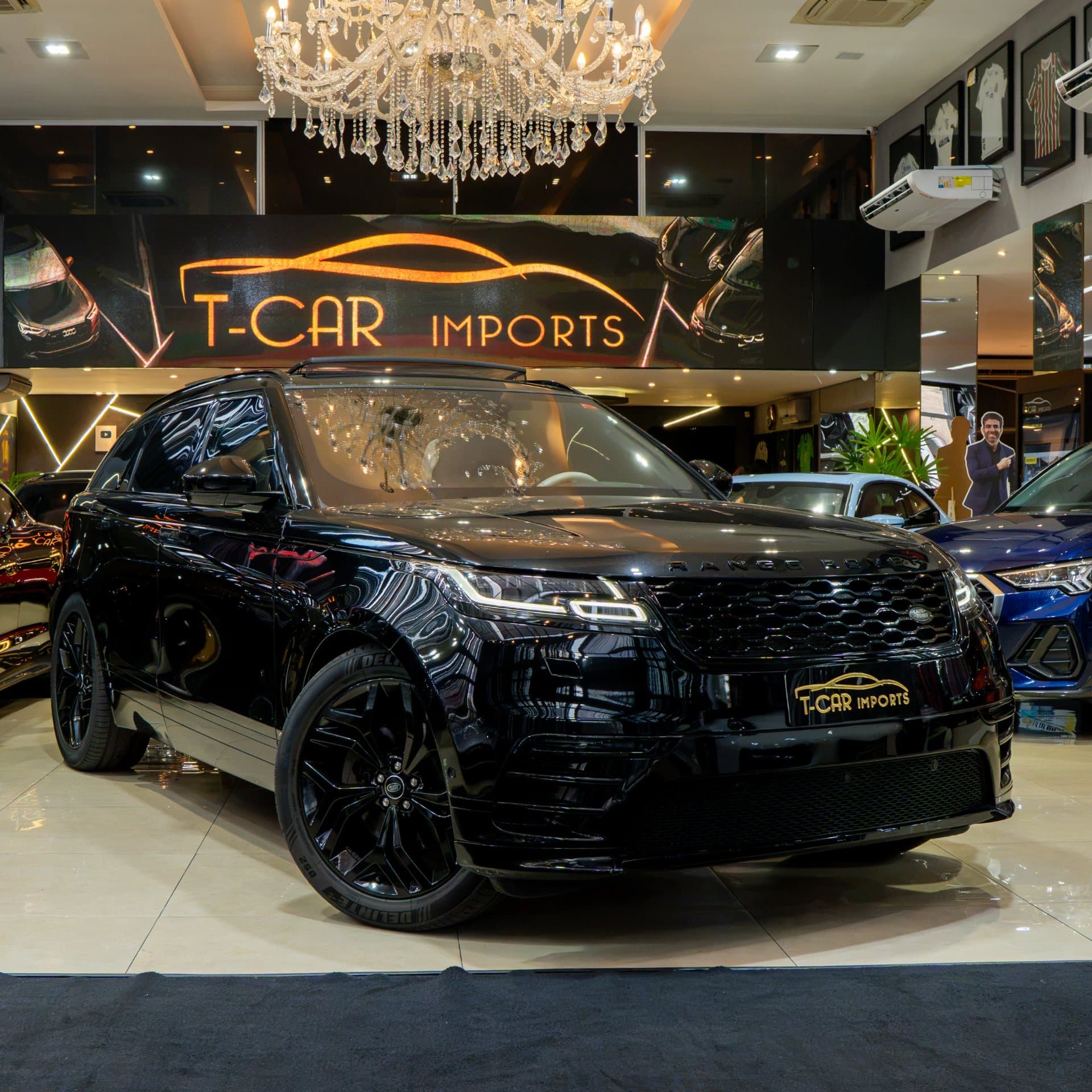 Land Rover Range Rover Velar R-Dynamic SE no showroom da TCAR Imports